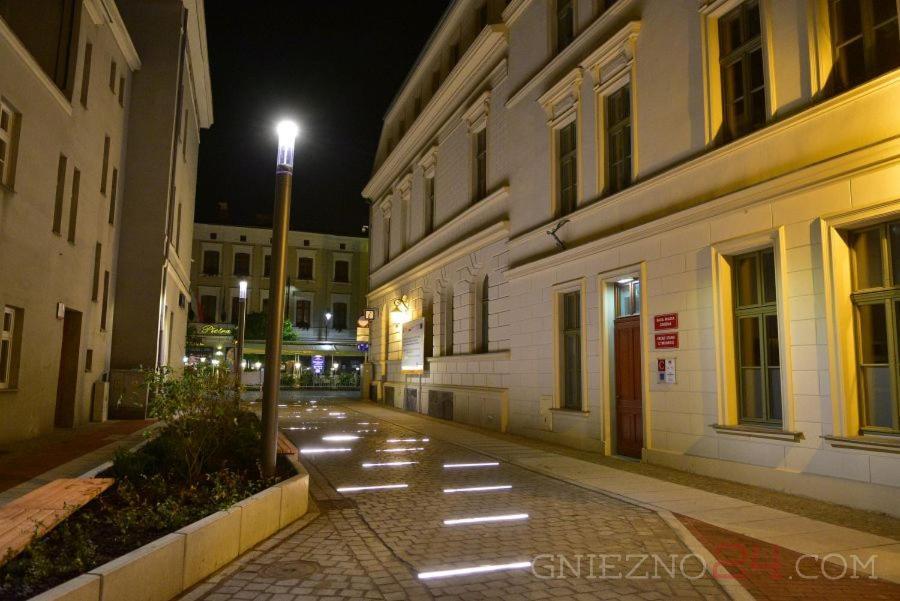 Marzec Apartamenty Гнезно Екстер'єр фото