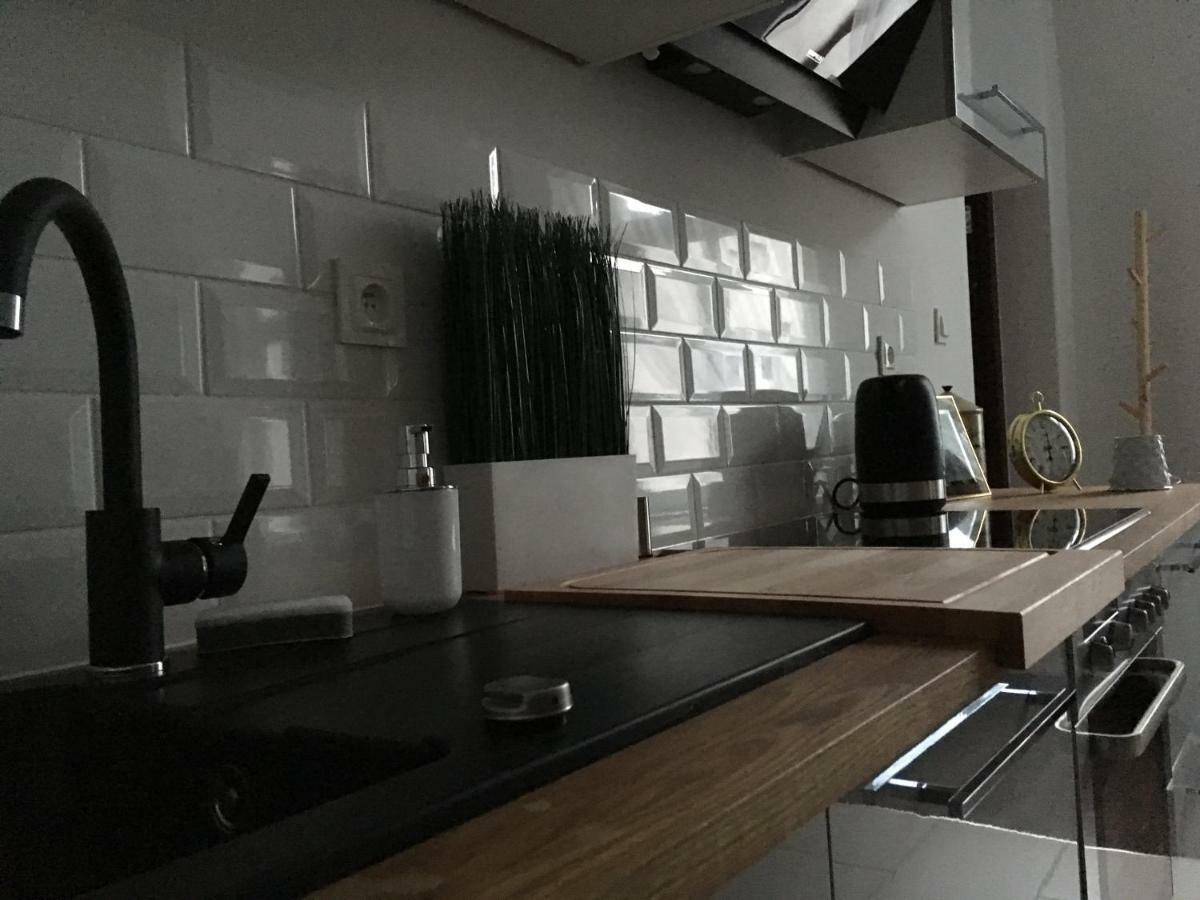 Marzec Apartamenty Гнезно Екстер'єр фото