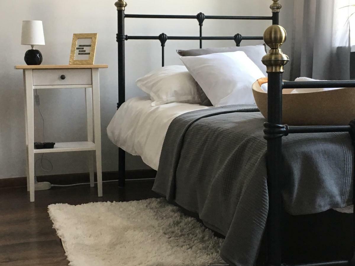 Marzec Apartamenty Гнезно Екстер'єр фото