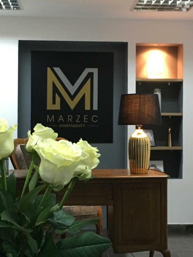 Marzec Apartamenty Гнезно Екстер'єр фото