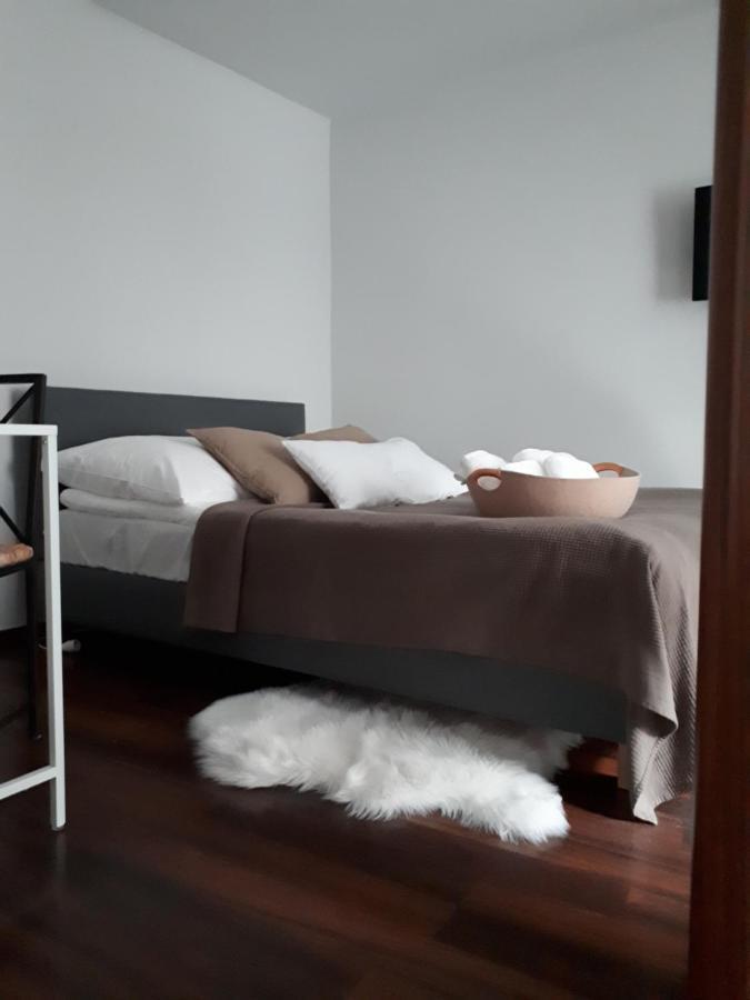 Marzec Apartamenty Гнезно Екстер'єр фото