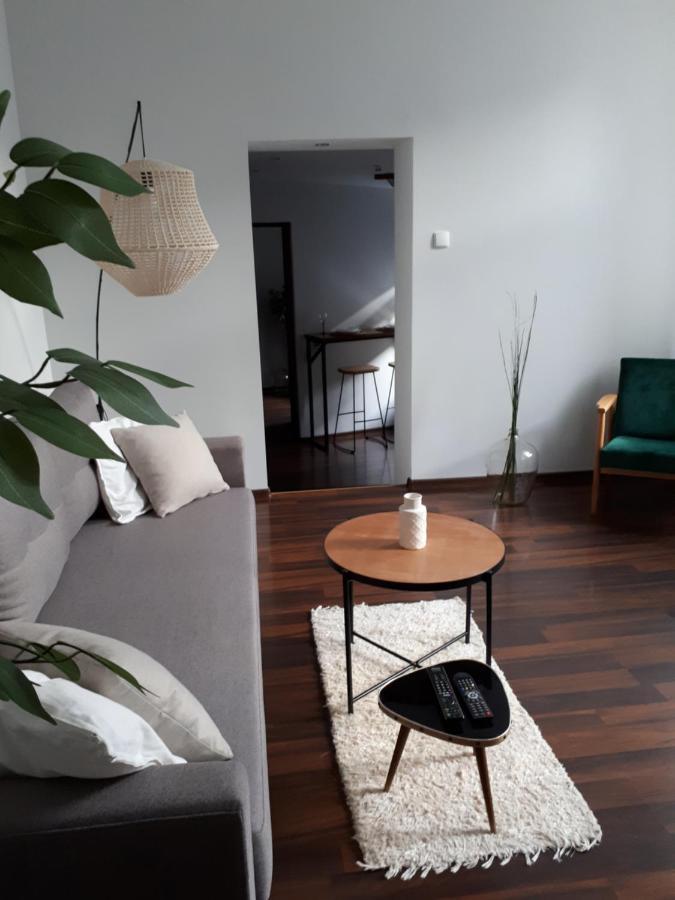 Marzec Apartamenty Гнезно Екстер'єр фото
