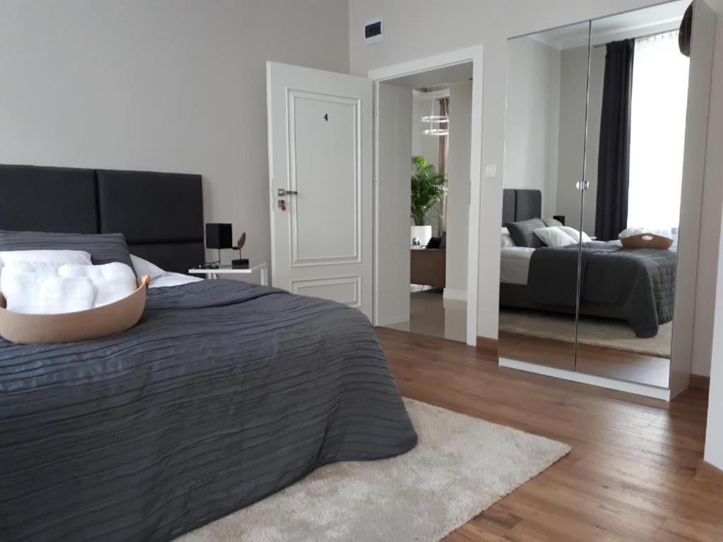 Marzec Apartamenty Гнезно Екстер'єр фото