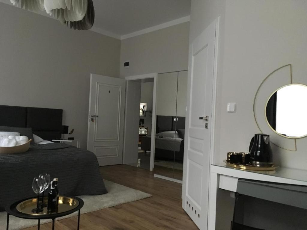 Marzec Apartamenty Гнезно Екстер'єр фото