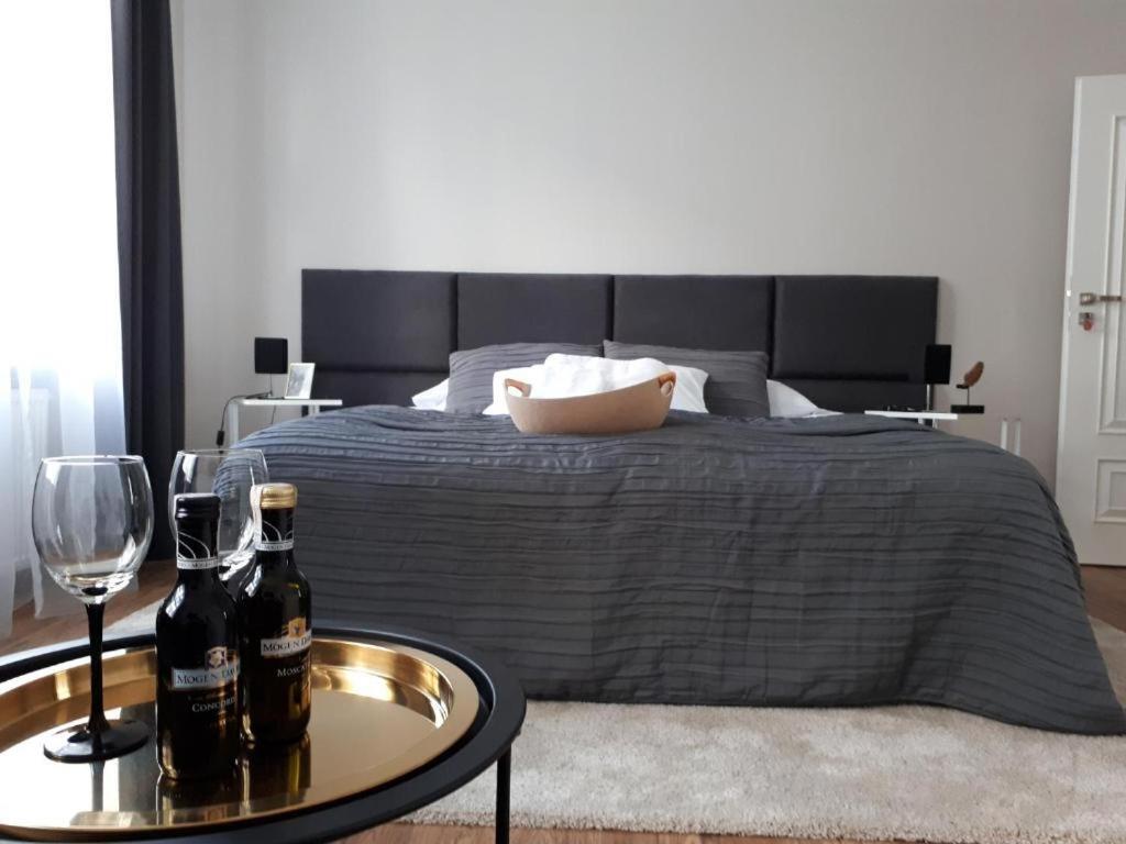 Marzec Apartamenty Гнезно Екстер'єр фото
